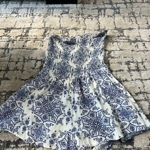 Blue & White patterned romper - size M - HOMAGE